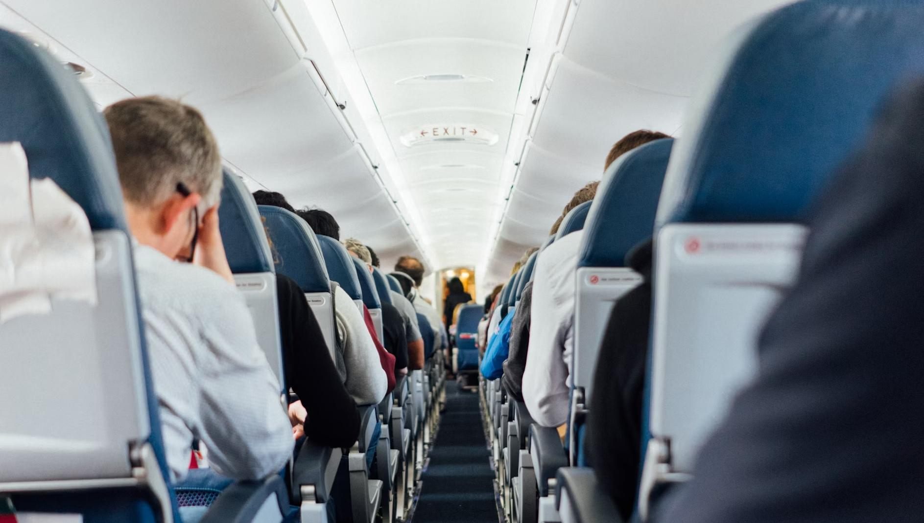 Авиакомпании обяжут высаживать пассажиров при жаре в салоне