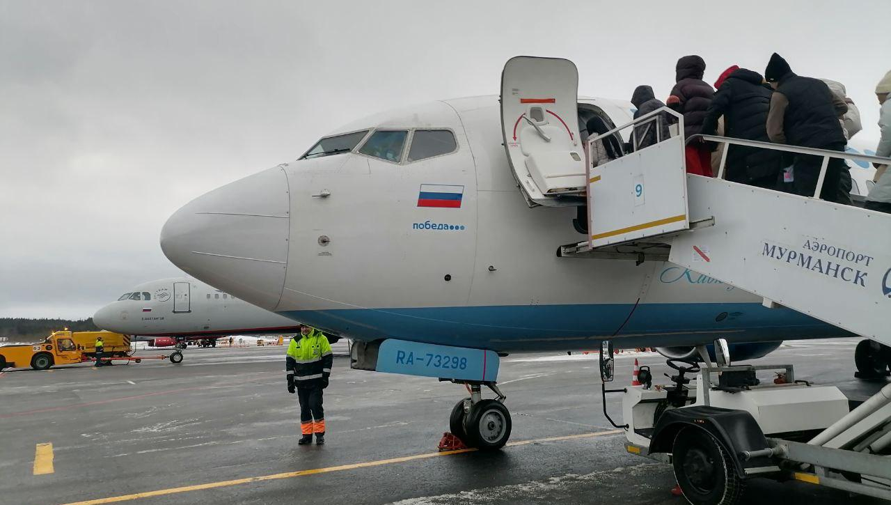 Прокуратура: суд признал незаконным рассаживание родителей с подростками в самолете
