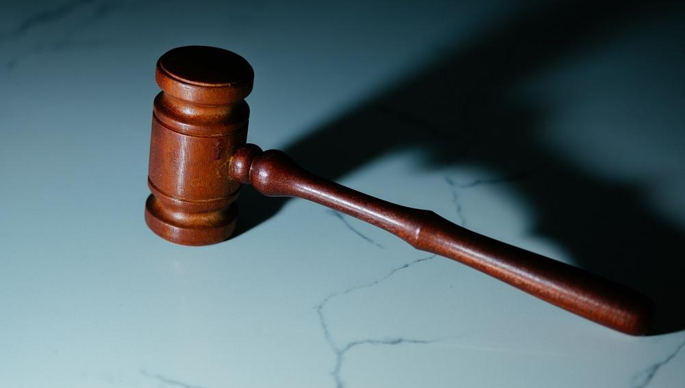 Туроператор не получил деньги за тур, но суд обязал вернуть их клиенту