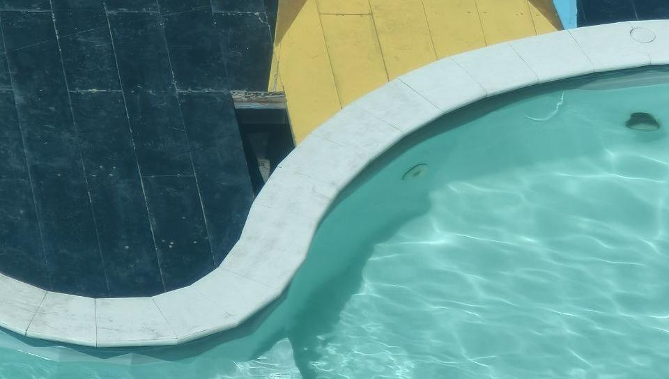 Турист получил травму у бассейна в Таиланде. Есть ли шанс на компенсацию?