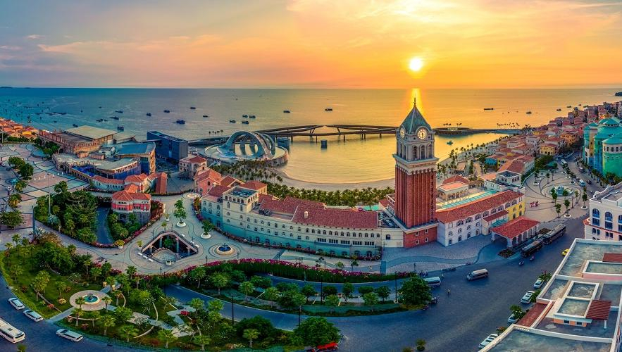 Туристы сутки не могут вылететь из Красноярска во Вьетнам