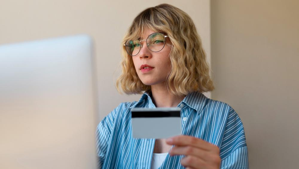 Турагент в розыске продолжает обманывать туристов, а Шри-Ланка перестала выдавать ЕТА