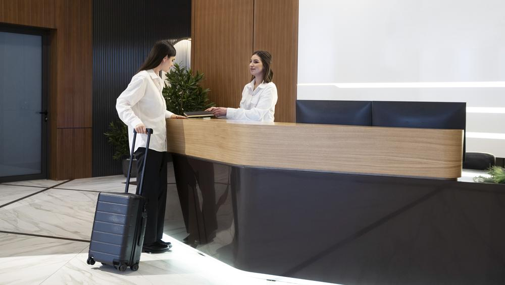 Правовая коллизия: отель обязан возвращать деньги, а туроператор — нет?