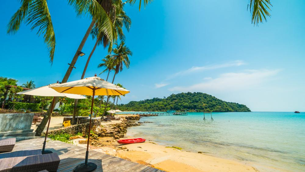 На пляжах Пхукета появились пятна мазута