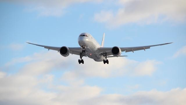 На Ближнем Востоке — перемирие, но цены на топливо не снизятся, а эксперты обсуждают Azur Air