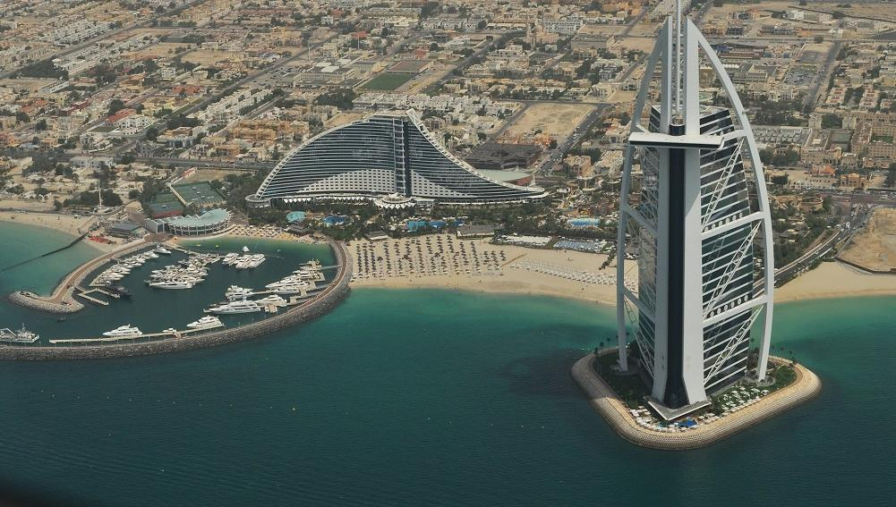 Знаменитый отель-парус в Дубае закроется на полтора года