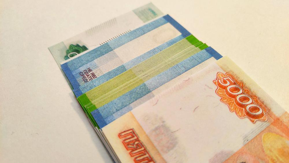 Рубль крепнет: стоит ли туристам сейчас покупать туры?