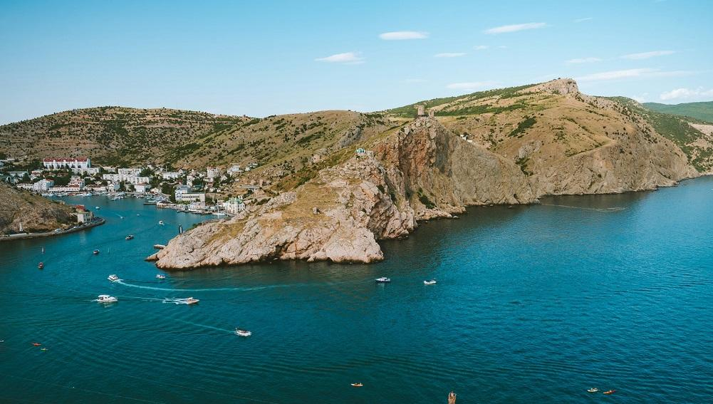 Отельеры Крыма не могут вернуть деньги за аннулированные брони